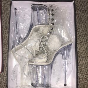 Brand new, never worn pleasers clear flamingo style women’s size 8